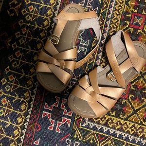 Girls dress sandals